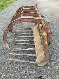 7/8 FT Grab, Muck Grab, Heavy Duty MatbroPin And Cone Brackets, Silage Fork