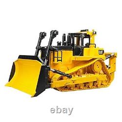 Bruder Toys CAT Bulldozer. Cat Track Type Tractor. Construction Toy 02452
