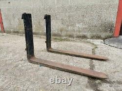 Genuine JCB Heavy Duty Pallet Forks also fits John Deere, Matbro Pin and Cone