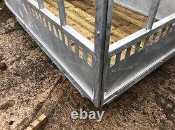 HEAVY DUTY Cattle Silage Hay Feeder with Skirt