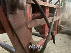 Heavy duty round bale spike with Manitou brackets Bale Squeeze/cuddler Good