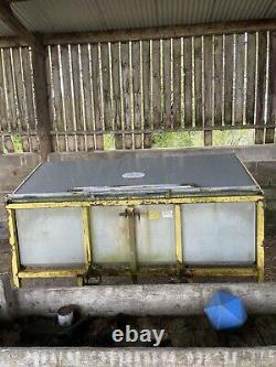 IAE Cattle Calf Creep Feeder HEAVY DUTY Used in Very Good Condition