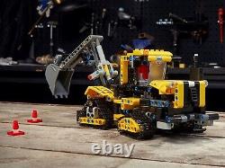 LEGO Technic Heavy Duty Excavator (or Tracked Tractor) 2-in-1 #42121 BNIB