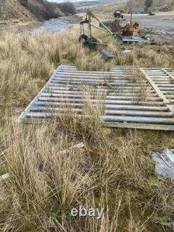 1 Grille à Bétail Grande et Robuste & 1 Grille à Bétail Plus Petite et Robuste