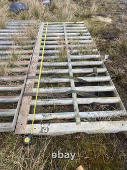 1 Grille à Bétail Grande et Robuste & 1 Grille à Bétail Plus Petite et Robuste