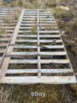 1 Grille à Bétail Grande et Robuste & 1 Grille à Bétail Plus Petite et Robuste