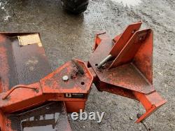 Balayeuse de route montée sur tracteur