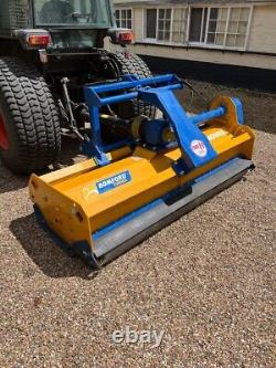 Débroussailleuse à fléaux Bomford 2M à déplacement latéral hydraulique (TVA incluse)