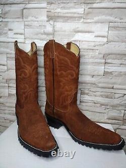 En vente Bottes en daim pour hommes avec semelles de tracteur robustes taille 12D