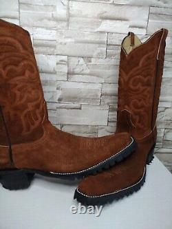 En vente Bottes en daim pour hommes avec semelles de tracteur robustes taille 12D