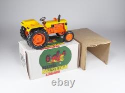 MILTON MAXWELL INDE 1/24 Tracteur Hindustan Résistant En Boîte