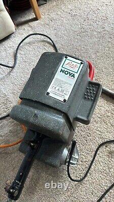 Machine de tonte de moutons Lister Nova 240 volts avec entraînement flexible robuste