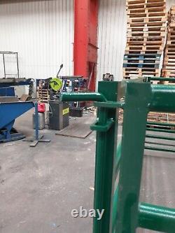 Nouveaux enclos de barrière animale en acier robuste, complets avec épingles de fixation