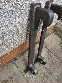 Nouvelles équerres industrielles soudées Jcb/volvo extra lourdes en paire avec livraison gratuite