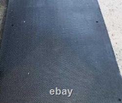 TAPIS EN CAOUTCHOUC 6 pi x 3 pi 9 x 25 mm d'épaisseur robuste avec trous de fixation Sol/A