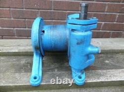 Treuil manuel à vis sans fin Pfaff 250 kg monté au mur robuste avec corde allemande de 5 mm