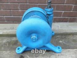 Treuil manuel à vis sans fin Pfaff 250 kg monté au mur robuste avec corde allemande de 5 mm