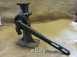 Vintage Elite Reliable #38 Swivel Jack Tractor Antique Heavy Duty Farm 10194 translates to 'Tracteur à pivot Vintage Elite Reliable #38, antique, à usage intensif, ferme 10194' in French.